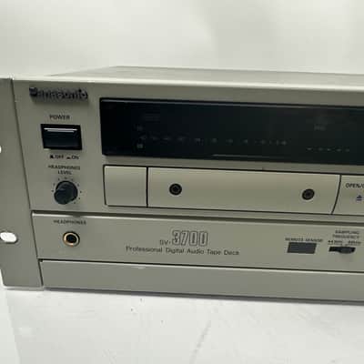Panasonic SV-3700 Professional Digital Audio Tape Deck image 2