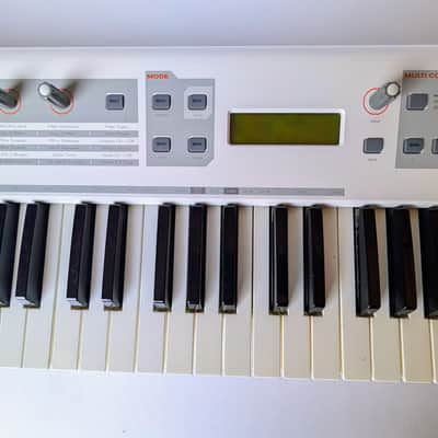 M-Audio Venom 49-Key 12-Voice Virtual Analog Synthesizer / USB Audio Interface image 4