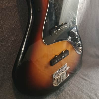 Fender Vintera '70s Jazz Bass Body 2012 3-Color Sunburst image 4