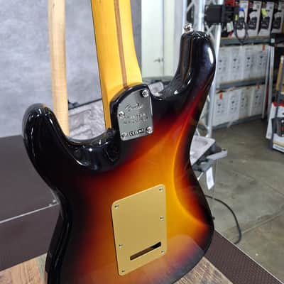 Fender American Ultra II Stratocaster HSS with Ebony Fretboard 2024 - Present - Ultraburst image 7