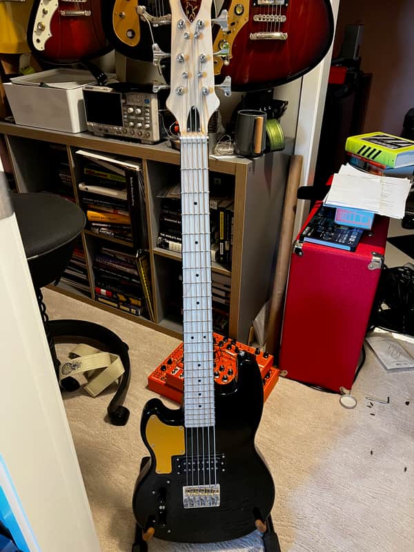 Eastwood Hooky Bass 6 Pro - LEFT HANDED image 1