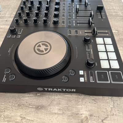 Native Instruments Traktor Kontrol S3 DJ Controller 2019 - Present - Black image 4
