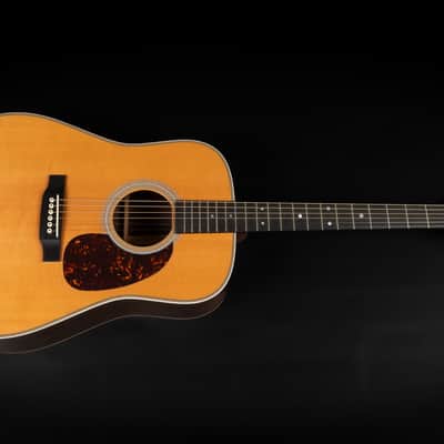 2014 Martin Standard Series HD-28 - Natural | USA All Solid Dreadnought Acoustic Guitar Scalloped X-Bracing Herringbone Binding 42.9mm Nut | OHSC image 3