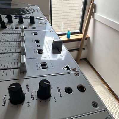 Pioneer Pioneer CDJ-3000-W(2x) + Pioneer DJM-900NXS2-W(1x) + Odyssey FZ Cases Bundle image 5