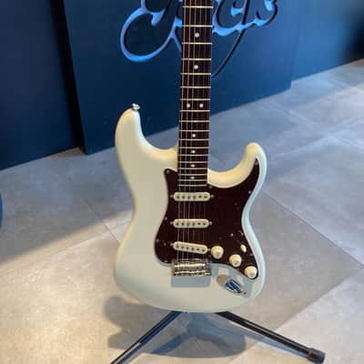 Fender American Professional II Stratocaster with Rosewood Fretboard 2020 - Present - Olympic White image 4