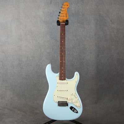 Fender Vintera III Early 60s Stratocaster - Sonic Blue - 2nd Hand image 2