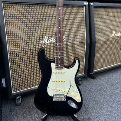 Fender American Professional Stratocaster with Rosewood Fretboard 2017 - Black image 4