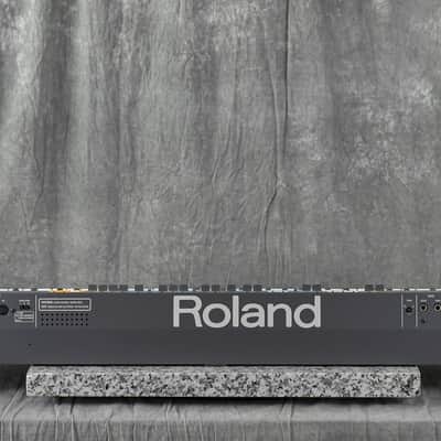 Roland JUNO-106 Programmable Polyphonic Synthesizer in Excellent condition image 16
