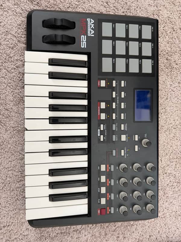 Akai MPK25