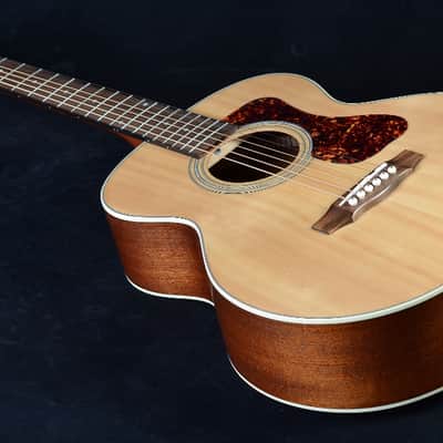 Guild Westerly Collection Jumbo Junior Mahogany Natural image 4
