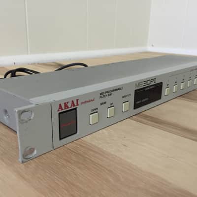 Akai ME30PII Programmable Rack Mount Midi Patch Bay *Works Great Akai ME30PII Programmable Rack Mount Midi Patch Bay *Works Great