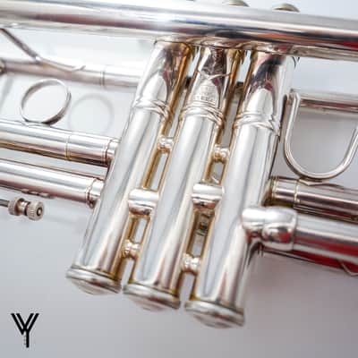 Bach Mt Vernon L Bore 25 Stradivarius Bb Trumpet 1960 - Silver image 4