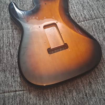 Fender Squier classic vibe sunburst body image 2