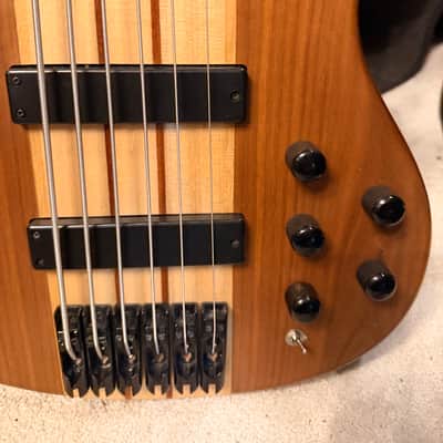 AIO 6W Walnut 6-String Bass Guitar GS-001 image 6