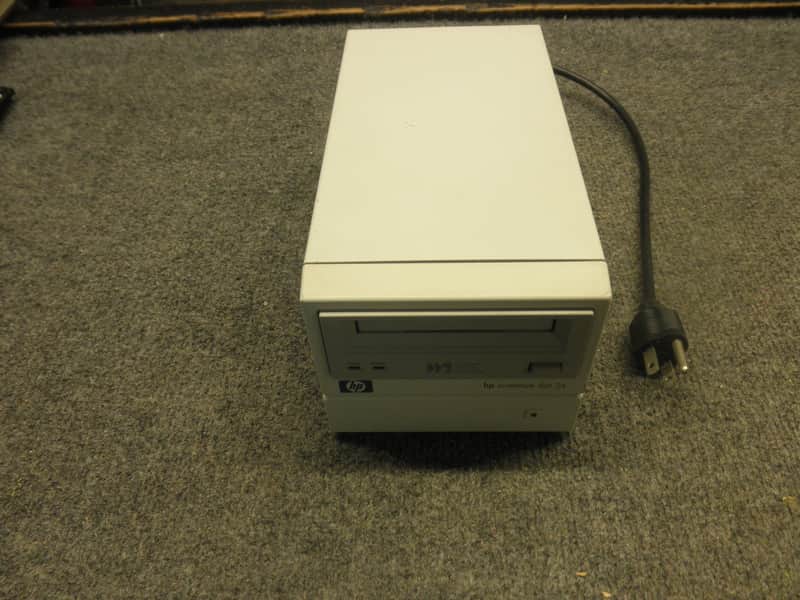 HP Surestore DAT24 External Tape Drive image 1