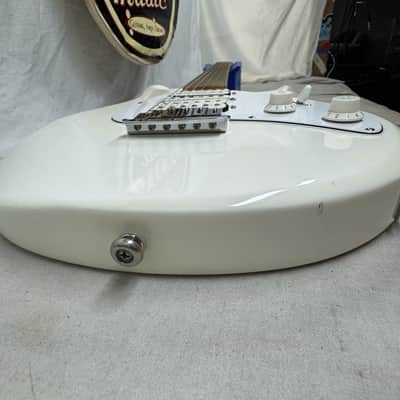 Ernie Ball Music Man Silhouette HSH Hardtail Guitar with Case 2018 - White / Maple neck image 19