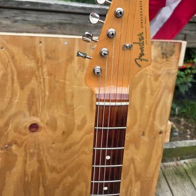 2018 Fender Classic player 60s stratocaster - Gloss polyurethane W/gig bag and extras image 4