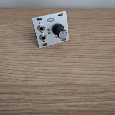 Intellijel Stereo Line Out 1U Stereo Line Output Eurorack Synth Module 2019 - Present - White image 1
