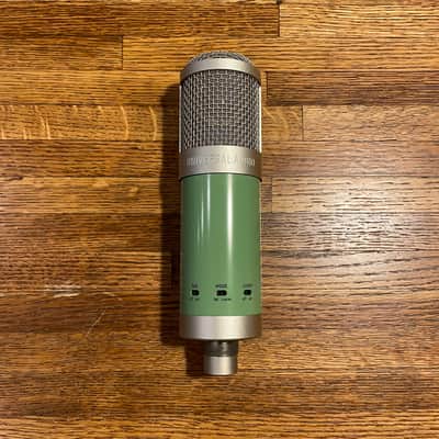 Universal Audio Bock 187 Large Diaphragm Cardioid Condenser Microphone imagen 3