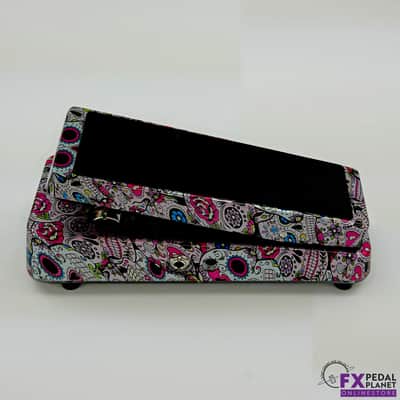 Flattley Guitar Pedals The Wah 2023 - Sugar Skulls image 3