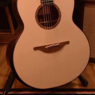 Lowden F-50 - Alpine Spruce & Madagascar Rosewood #7136 image 3