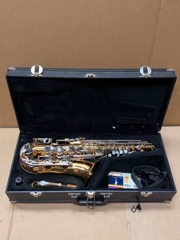 Vito Japan Alto Saxophone (Model 7131 Family – Yamaha Built) w/ Case, Straps & Reeds image 1