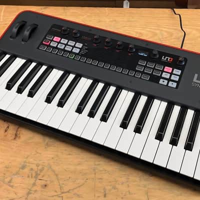 IK Multimedia Uno Synth Pro 32 Analog Paraphonic Synthesizer w/Box image 2