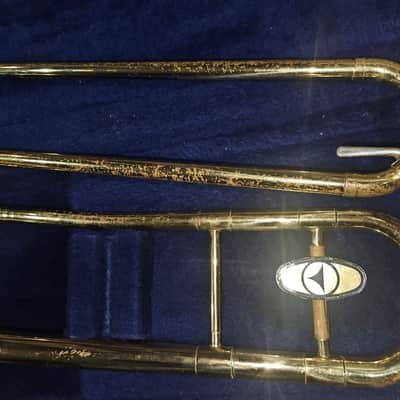 Holton TR602R Brass Trombone, Japan, case & mouthpiece, Very Good Condition image 6