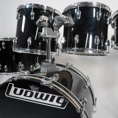 Ludwig Classic Maple 7-Piece Drum Kit in Black Cortex 22,8,10,12,13,14,16 image 5