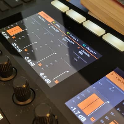Native Instruments / NI Maschine Mk3 Production Studio image 4