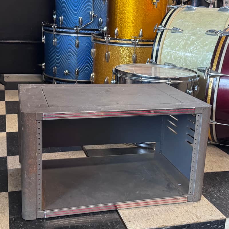 Shure 6 space 19” rack case Mid-Century image 1
