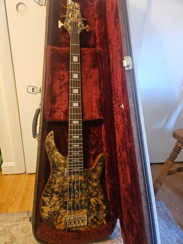 DMark Alpha 5 Special Reserve Antique Gold Marble with LEDs 2026