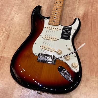 Fender Player Plus Stratocaster 2021 3-Color Sunburst image 1