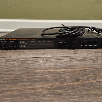 Roland SDE-330 Dimensional Space Delay