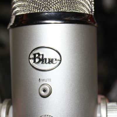 Yeti Blue/USB Mic with Stand and Box, Paperwork image 2