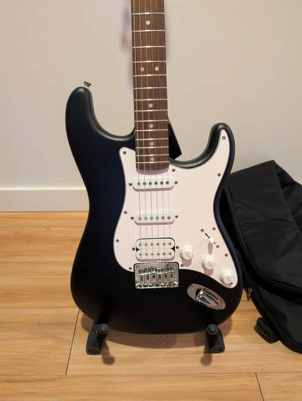 Squier Debut Stratocaster HSS 2025 - Matte Black - WITH gig bag image 1