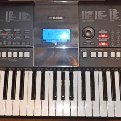 Yamaha PSR-E423 features cutoff/resonance controls image 1