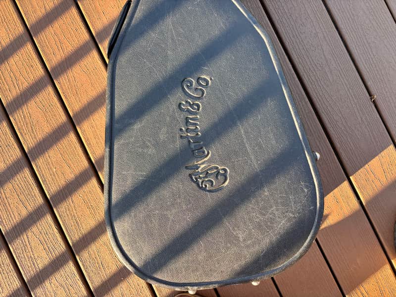 Martin 640 1990's - Molded Hard shell image 1