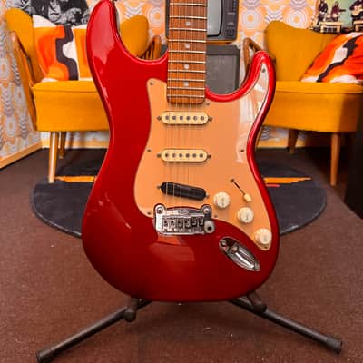 G&L G&L Legacy Strat Candy Apple Red "Matched Headstock" inkl. Case 1999–2010 - Candy Apple Red image 3