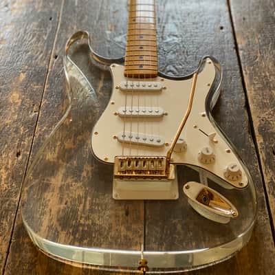 Fender Japan Very RARE Order Made 2004 Lucite Stratocaster MIJ w/ Hardcase image 9