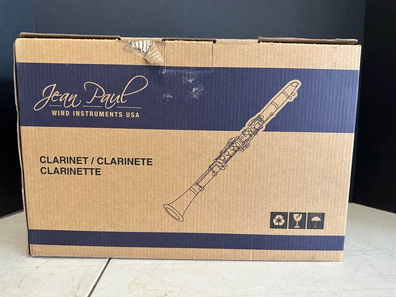 Jean Paul USA CL-300 Student Bb Clarinet Outfit w/ Contoured Case image 1
