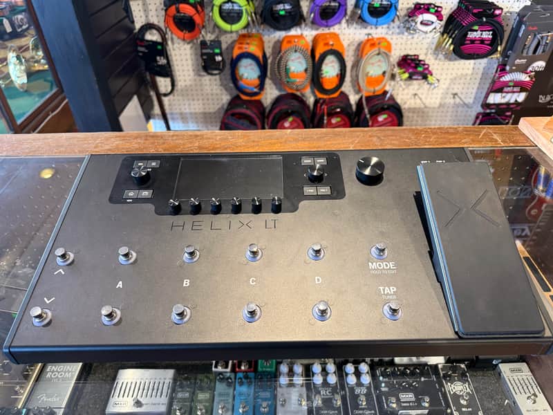 Line 6 Helix LT Effects/modeling amp image 1