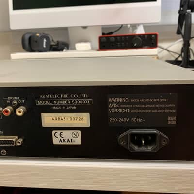 Akai S3000XL Sampler image 4