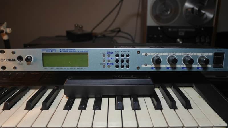 Yamaha FS1R FM Tone Generator 1998 - Silver - Excellent Condition image 1