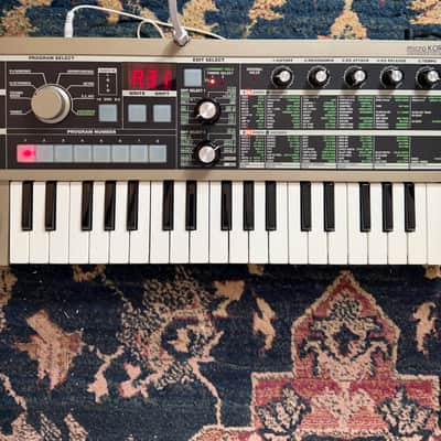 Korg MicroKORG 37-Key Synthesizer/Vocoder 2002 - 2019 - Silver image 2