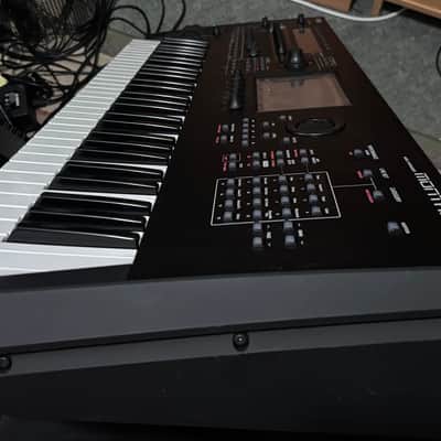 Yamaha Montage 6 Flagship Synthesizer 2019 - Present - Black image 3