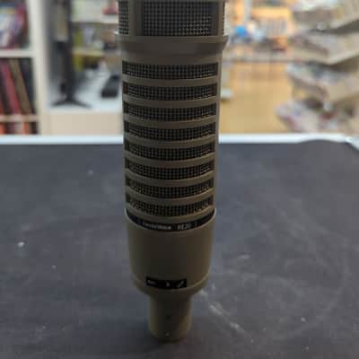 Electro-Voice RE20 Cardioid Dynamic Microphone 1968 - Present - Gray