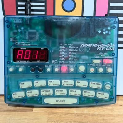 Zoom RT-123 Drum & Bass Machine Transparent Blue