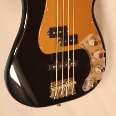 Fender Black Deluxe P-Bass Special Active 4-string electric bass Made in Mexico 2008 image 2
