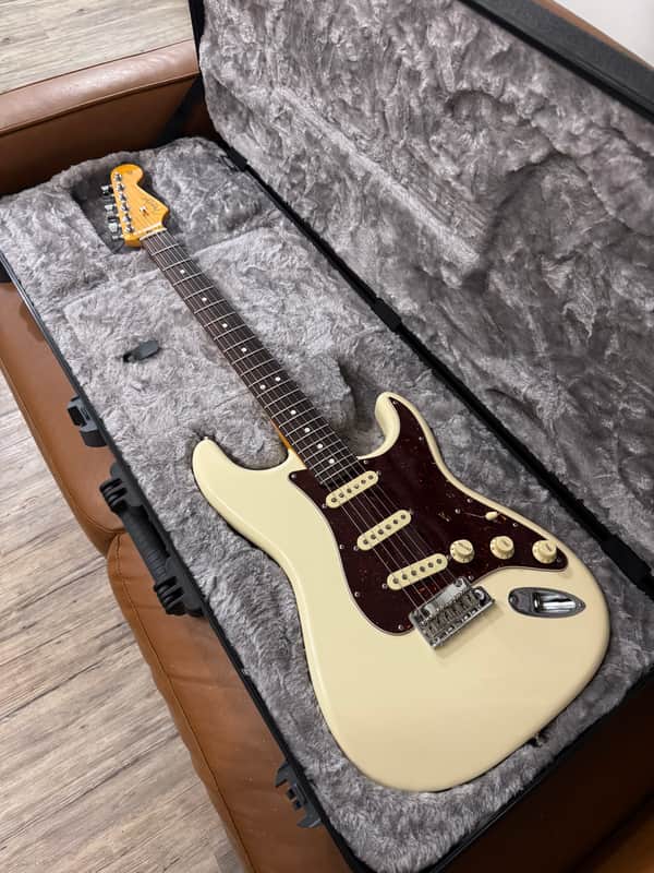 Fender American Professional II Stratocaster with Rosewood Fretboard 2020 - Present - Olympic White image 1